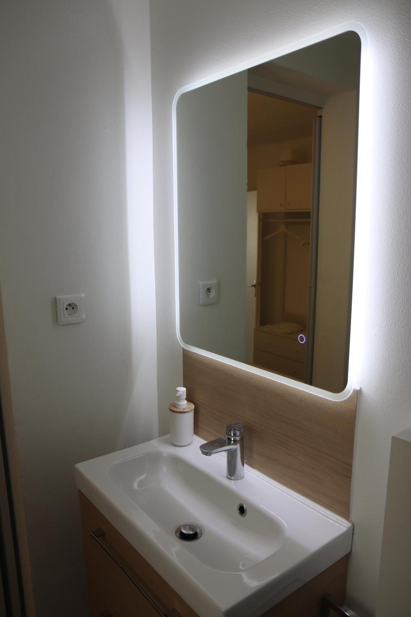 Appartement rénové en RDC au cœur du Grau du Roi Le Grau-du-Roi Exterior foto